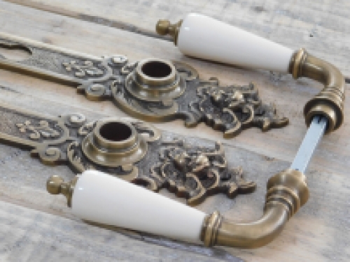 Set Türbeschläge Messing, antik - Türschilder sehr dekorativ mit Engeln - Griffe mit Porzellan