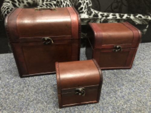 Beautiful set of 3 colonial wooden boxes with beautiful fittings, storage box.
