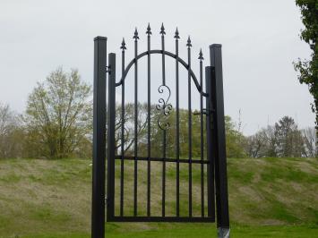 Ornamental fencing - garden fence - powder-coated black