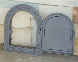 1 oven door for the stove or oven, cast iron.