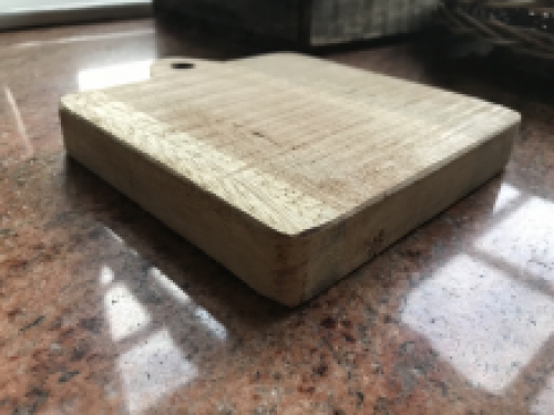 Plankhouder met 6 kleine houten planken / dienbladen / borden, ijzer en hout