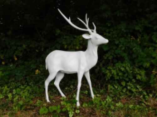 Beautiful life-size deer with antlers, aluminum and white, very beautiful!!