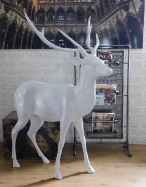 Beautiful life-size deer with antlers, aluminum and white, very beautiful!!