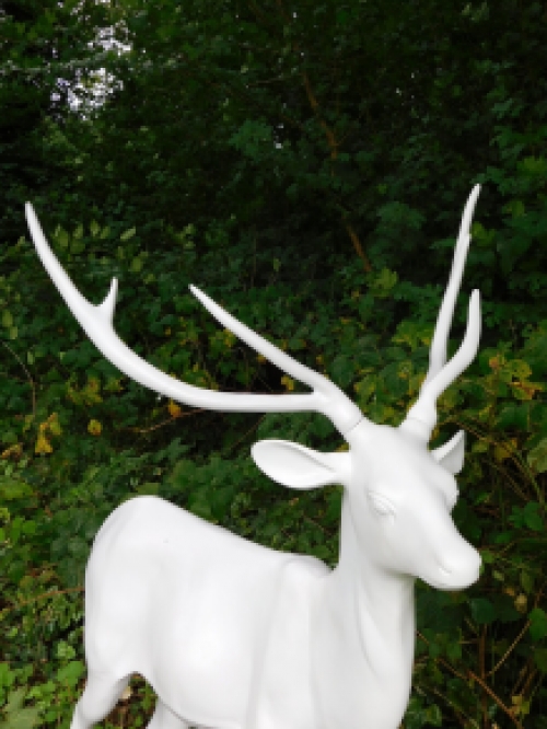 Beautiful life-size deer with antlers, aluminum and white, very beautiful!!