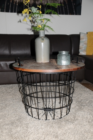 Table basket By-boo-metal-colonial hardwood tabletop, very trendy!!