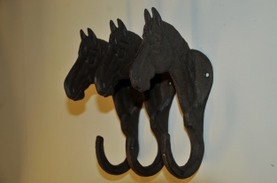 Powder coated 1 coat rack with horse head Essa, cast iron