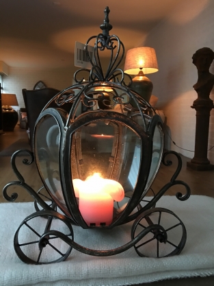 Metal carriage candle holder, very beautiful!!