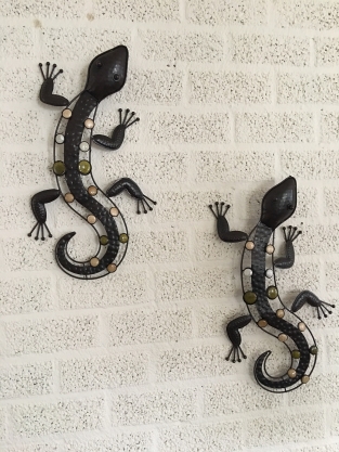 1 pair of Salamanders - lizards made of iron, full collor, beautiful!