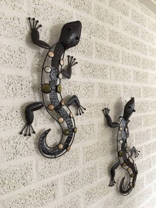 1 pair of Salamanders - lizards made of iron, full collor, beautiful!