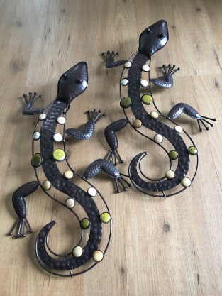 1 pair of Salamanders - lizards made of iron, full collor, beautiful!