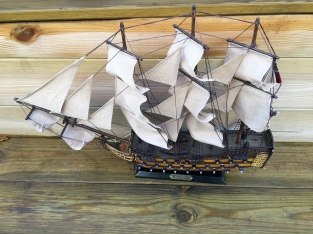 World famous warship, HMS VICTORY, completely handmade.
