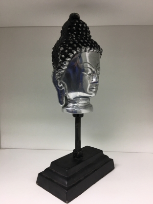 Buddha-Kopf auf Metallstativ, Aluminium.