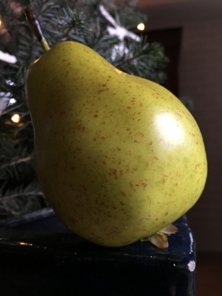 Beautifully real-looking pear, see the photos!!