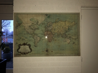 Wanddecoratie kunst op glas, Full color world-map, zeer fraai!!