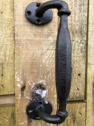 Türgriff mit rundem Sockel aus massivem Eisen - groß - schwarz beschichtet
