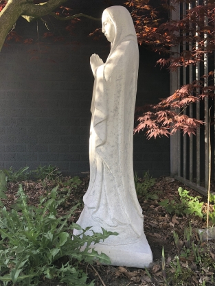 Mother Maria / Mother Mary, large on a pedestal, full of stone statue.