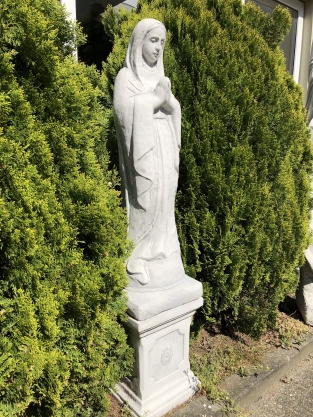 Mother Maria / Mother Mary, large on a pedestal, full of stone statue.