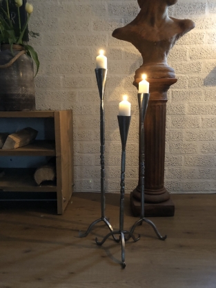 Beautiful wrought iron candlestick, 1 arm, medium size, beautiful ornate ironwork!