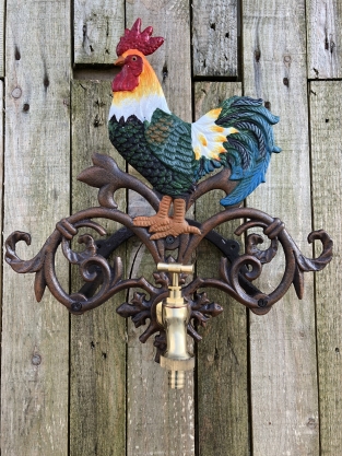 1 water hose holder rooster, cast iron with brass tap in color, beautiful.