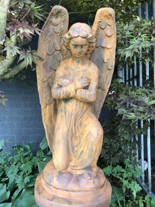 Angel - oxide-resistant, kneeling, full of stone, large statue.