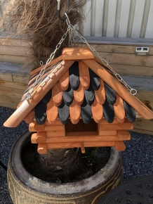 Lux houten vogelhuis, voederhuis om op te hangen.