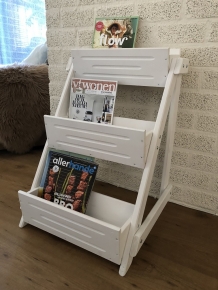 Reading book bin, wood, with 3 bins of wood-white, very nice!
