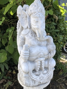 Statue Ganesha auf Sockel, ein hinduistischer Gott, Vollsteinstatue!