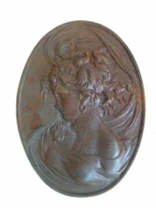 Vrouwelijk wandornament, gietijzer
