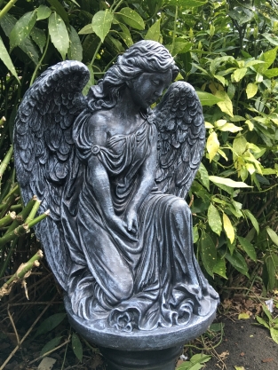 Beautiful angel, full of stone, dark color, a real eye-catcher!!