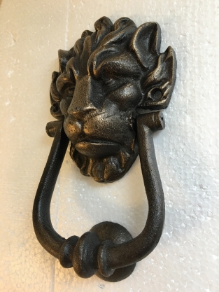 Door knocker lion, cast iron bronze with knocker catcher