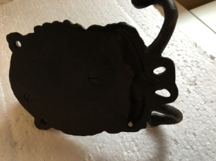Pferdekopf mit Doppelhaken - Gusseisen - Bronze