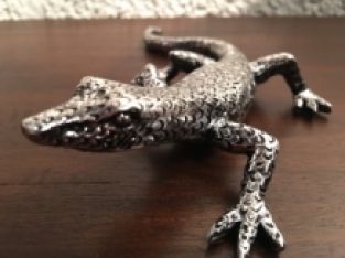 Lizard electric silver painted, beautiful!