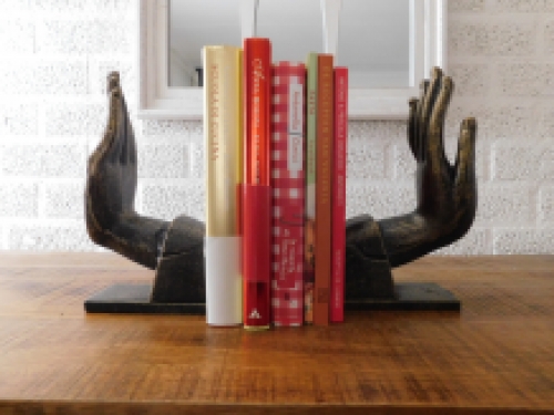 Set of 2 ''Hands'' as bookends - cast iron