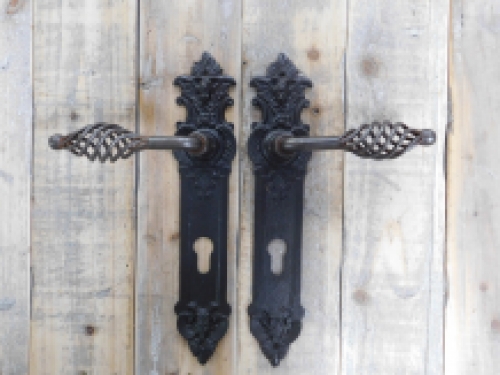 Set of door hardware - 2 handles turned iron + 2 protective plates PZ92 angel, antique iron