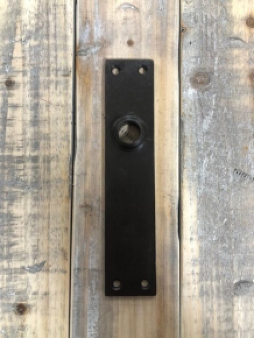 1 Lange deurplaat 'Cova'  zonder sleutelgat, in antiekbruin.