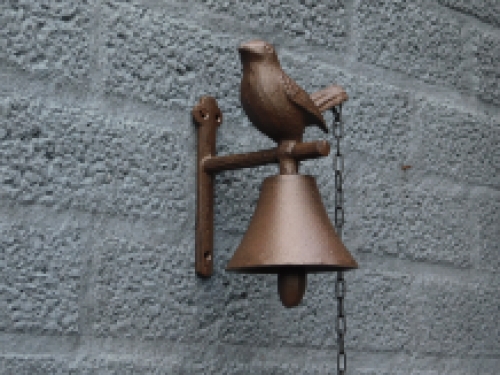 Glocke im Landhausstil, Gartenglocke mit Vogel, Wandglocke mit Kettenzug