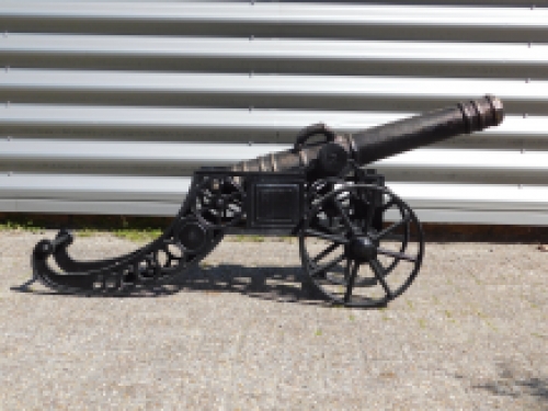 Beautiful hefty decorative cannon, cast iron black.