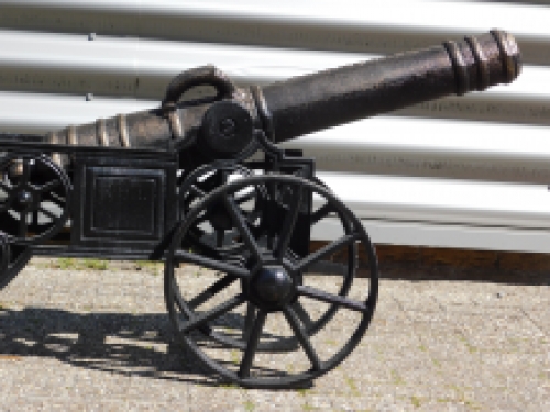 Beautiful hefty decorative cannon, cast iron black.