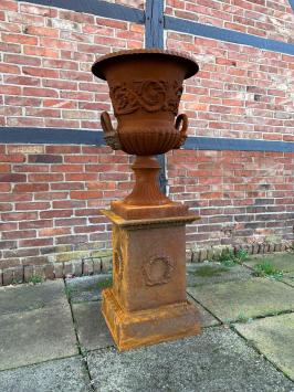 Large garden vase on column XL - all cast iron - oxide