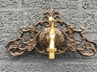 Waterkraan met wandornament gietijzer bruin, super mooi in afwerking!!
