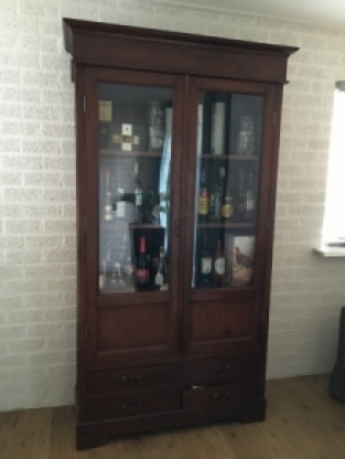 Schöner antiker Teakholz-Getränkeschrank, dunkelbraun
