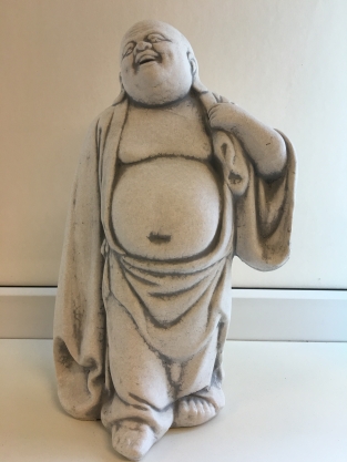 Staande Boeddha - steen - wit/grijs