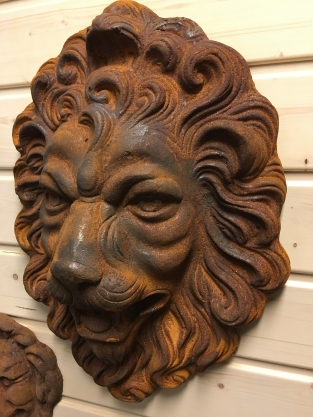 Wall fountain / water spout - lion head-large and beautiful