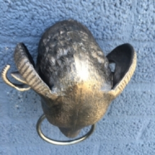 1 ram head iron, with ring