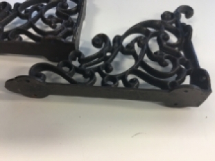 Pair of shelf supports, bracket, small, cast iron