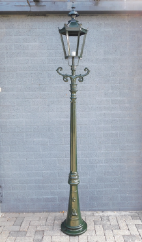 Classical lantern 'Barcelona' - outdoor lamp with ceramic socket and glass, alu green, 275cm