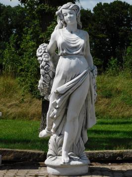 Statue Dame mit Blumenkranz – 175 cm – Stein