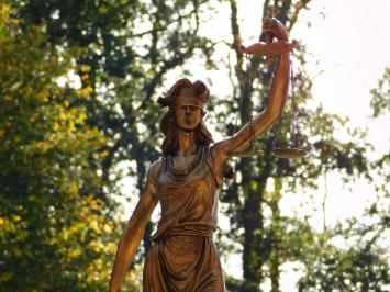 Justitia XL Statue - 83 cm - Gold-coloured - Polystone
