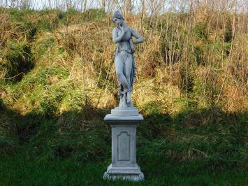 Statue Frau auf Sockel - 105 cm - Massivstein