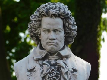 Beethoven on Round Pedestal - 76 cm - Stone